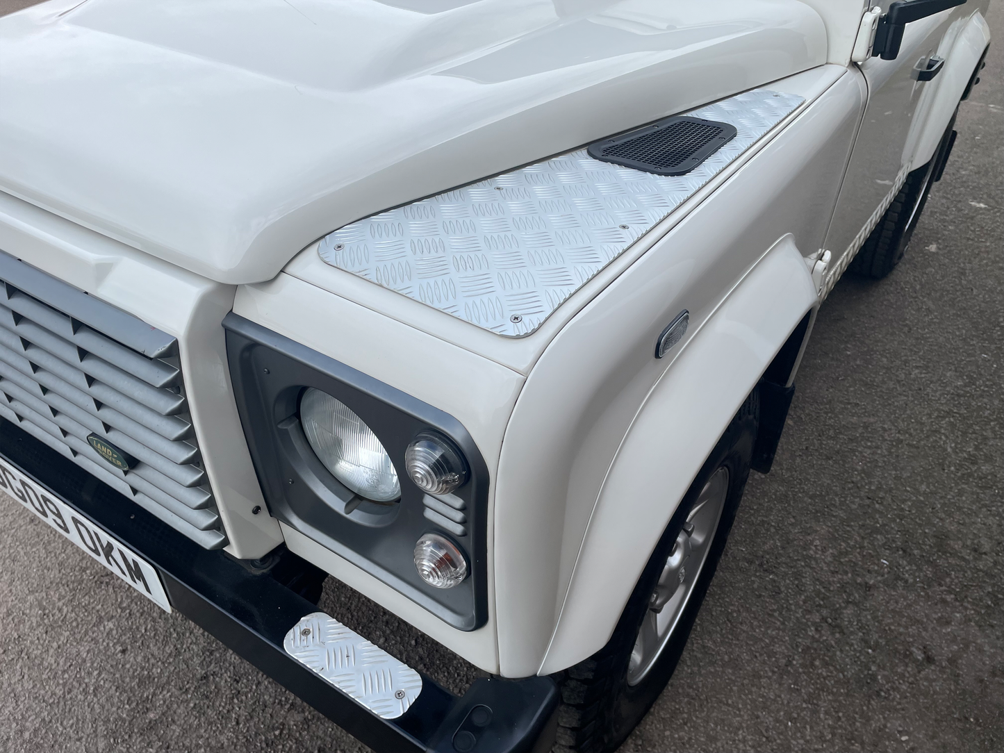 2009 Land Rover Defender 90 XS Station Wagon