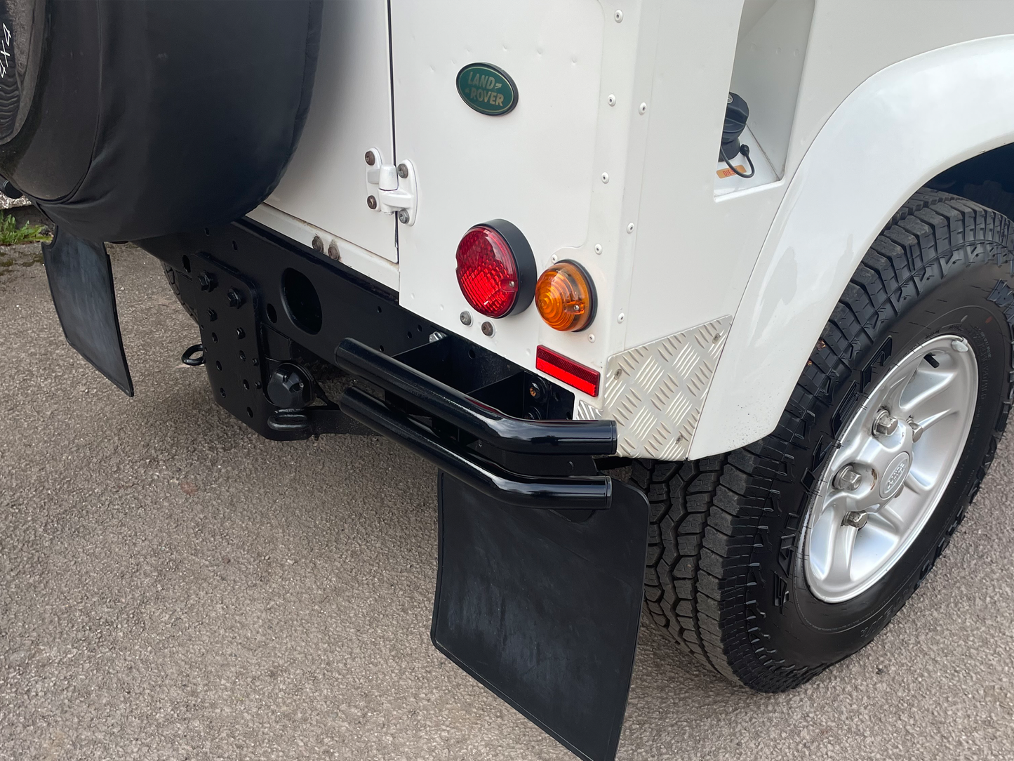 2009 Land Rover Defender 90 XS Station Wagon
