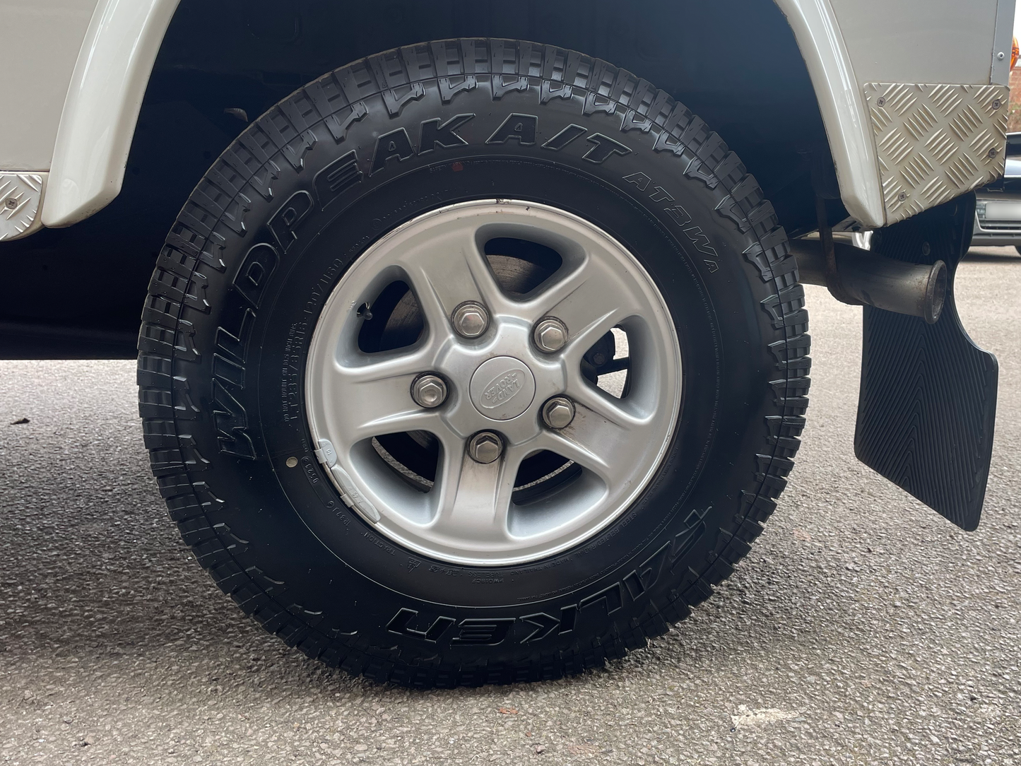 2009 Land Rover Defender 90 XS Station Wagon