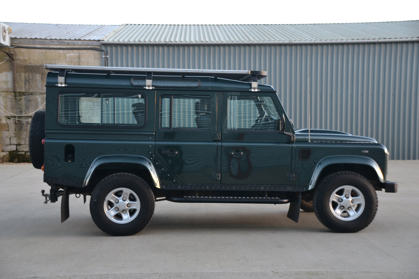 SOLD 2010 Defender 110 County Station Wagon 2.4 TDCi