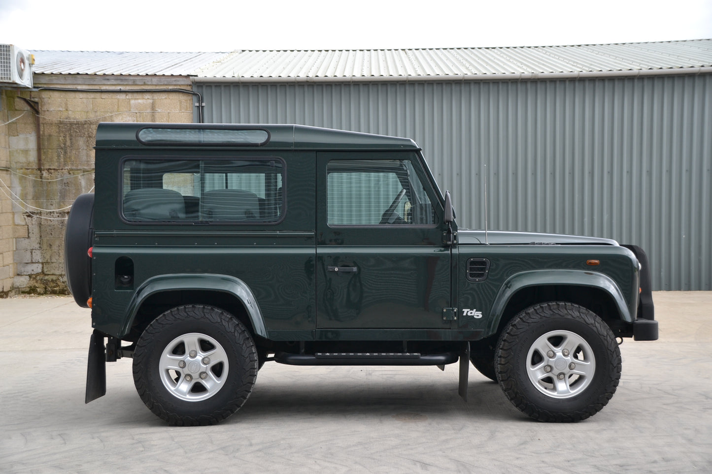 2002 Land Rover Defender 90 TD5 CSW Galvanised Chassis Full Rebuild