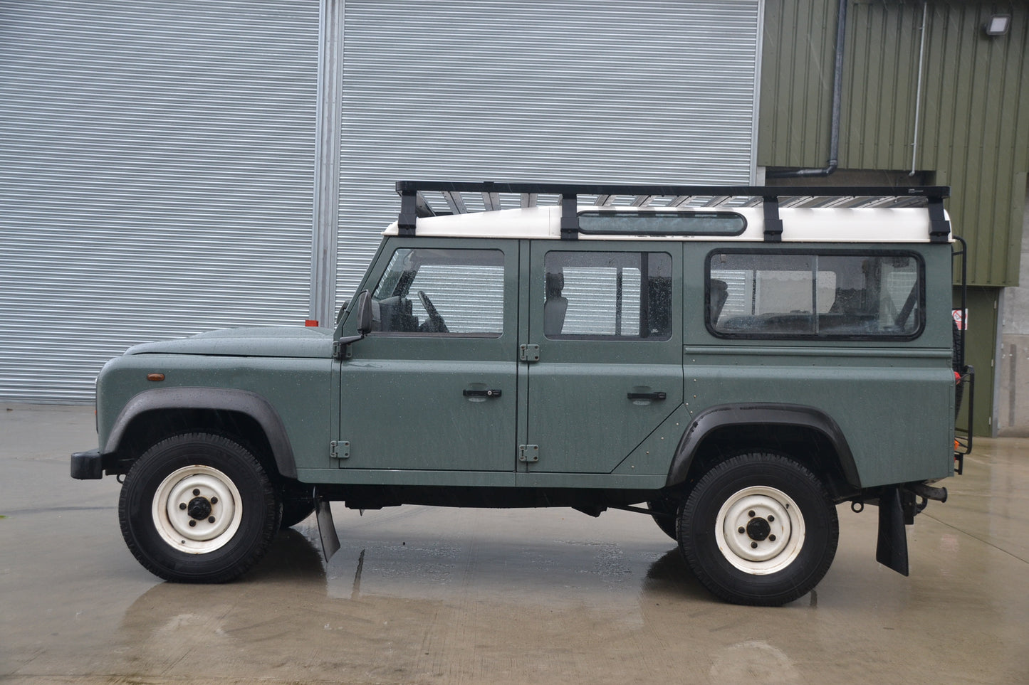SOLD 2009 Defender 110 Station Wagon 7 seats