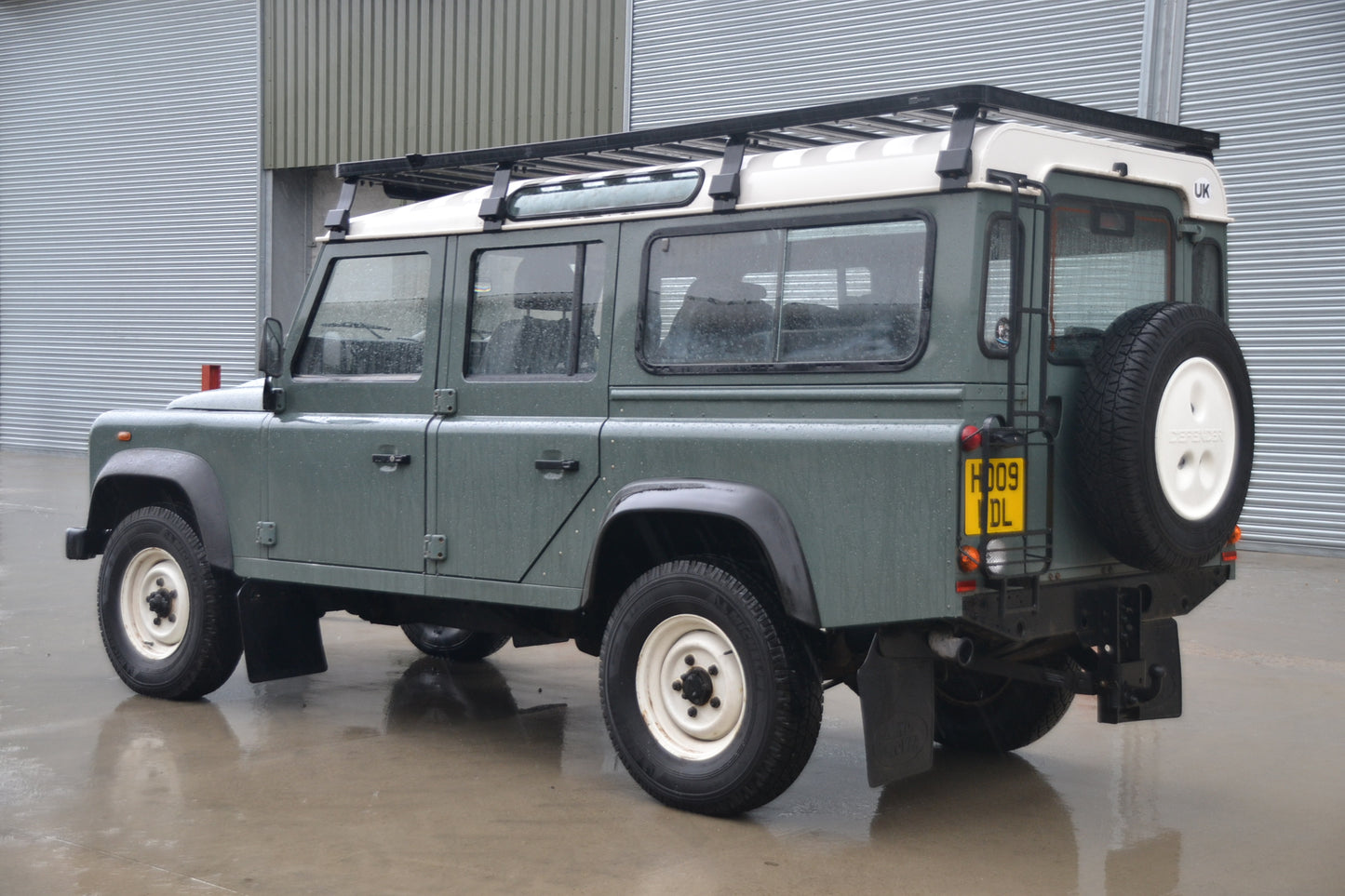 SOLD 2009 Defender 110 Station Wagon 7 seats