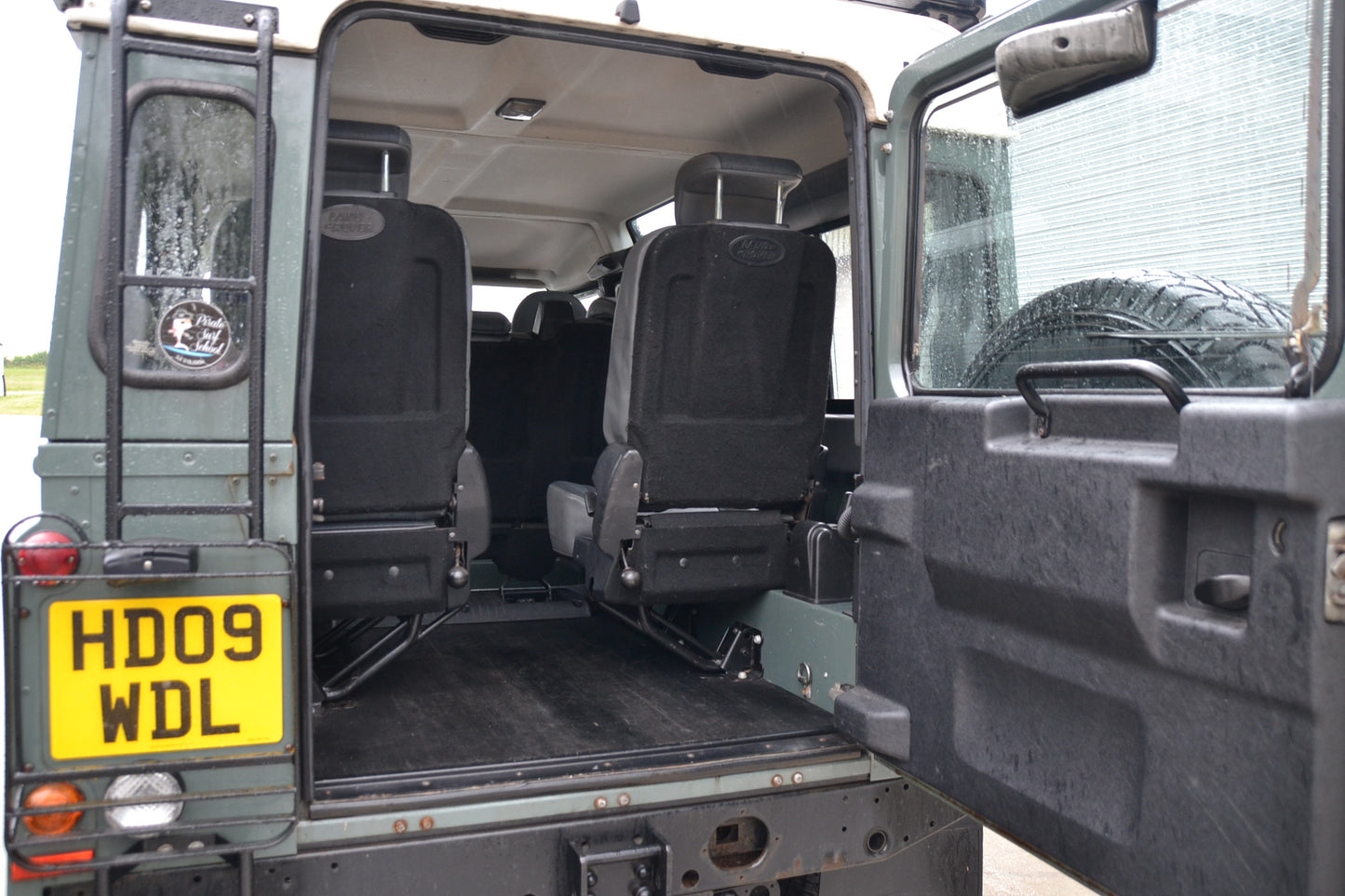 SOLD 2009 Defender 110 Station Wagon 7 seats