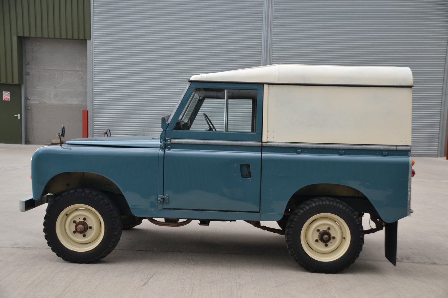 1971 Land Rover Series 2a 88" 2.25P