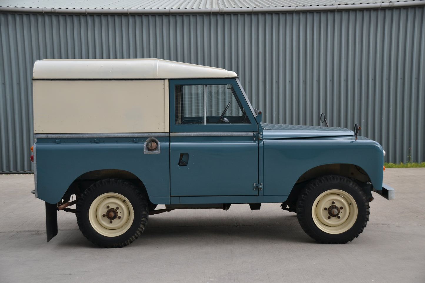1971 Land Rover Series 2a 88" 2.25P