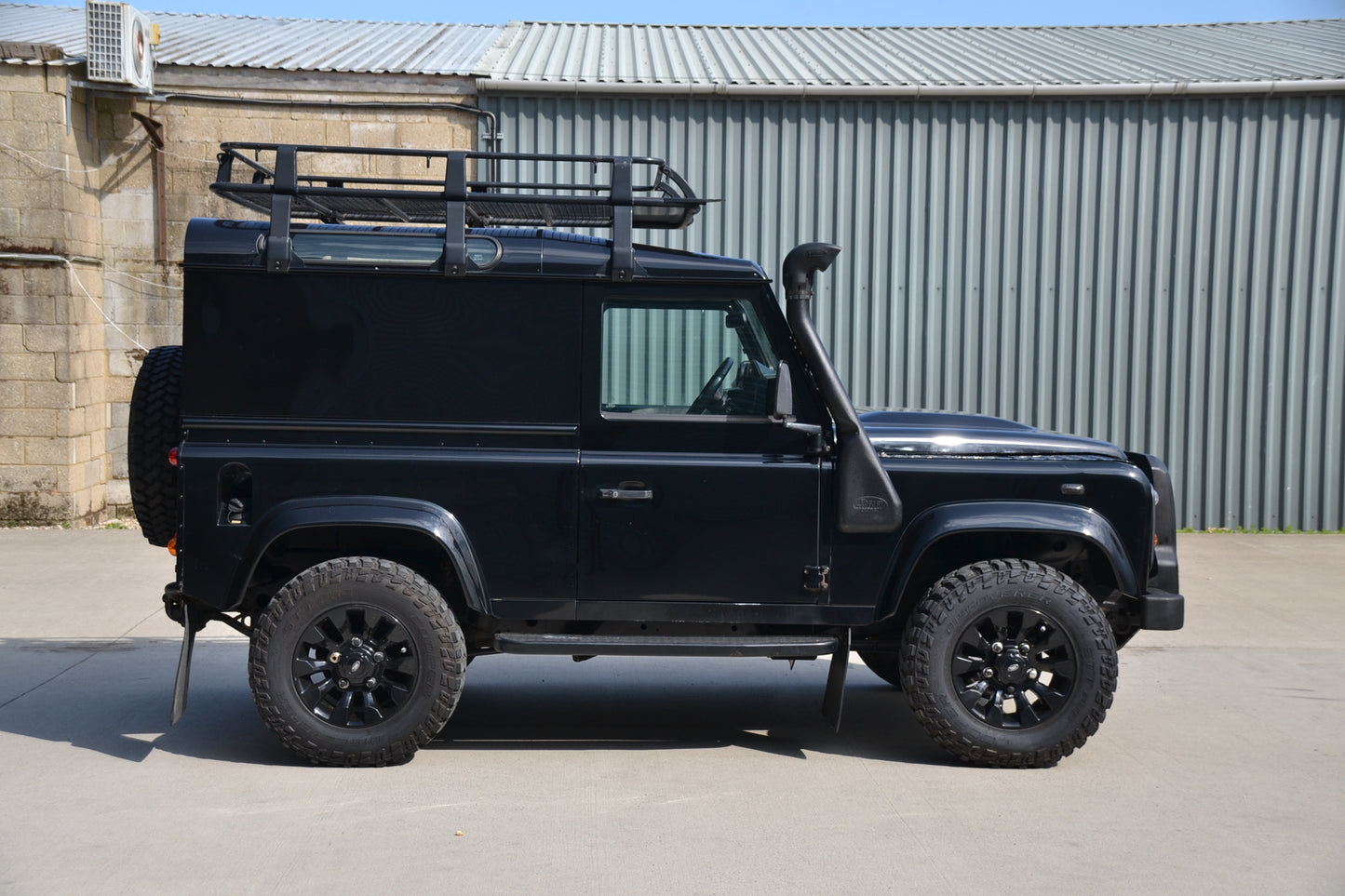 SOLD Defender 90 County Hard top 2.2 TDCi