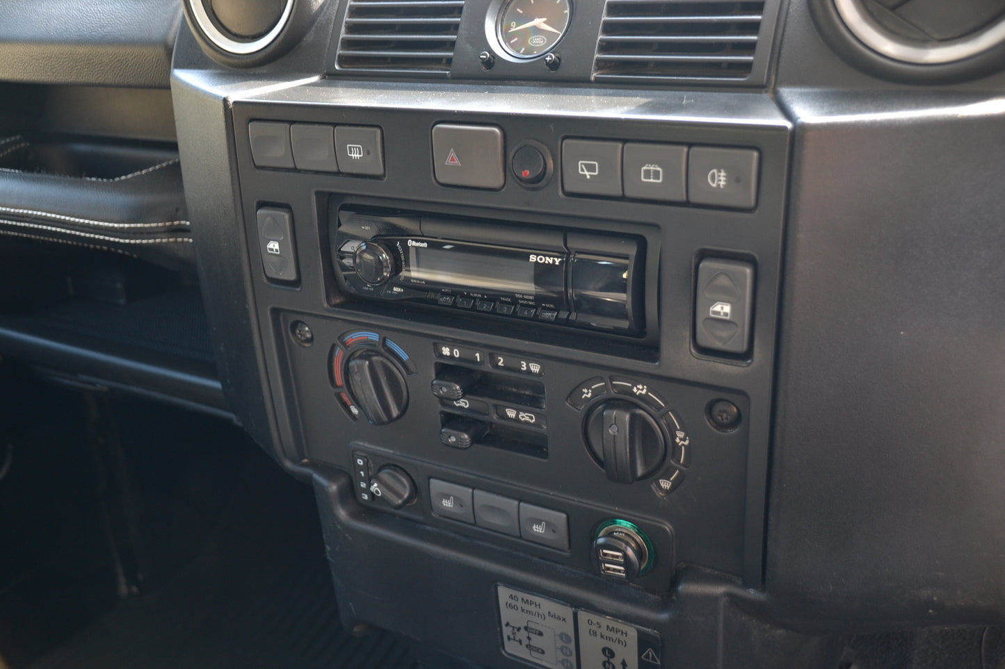 SOLD Defender 90 County Hard top 2.2 TDCi