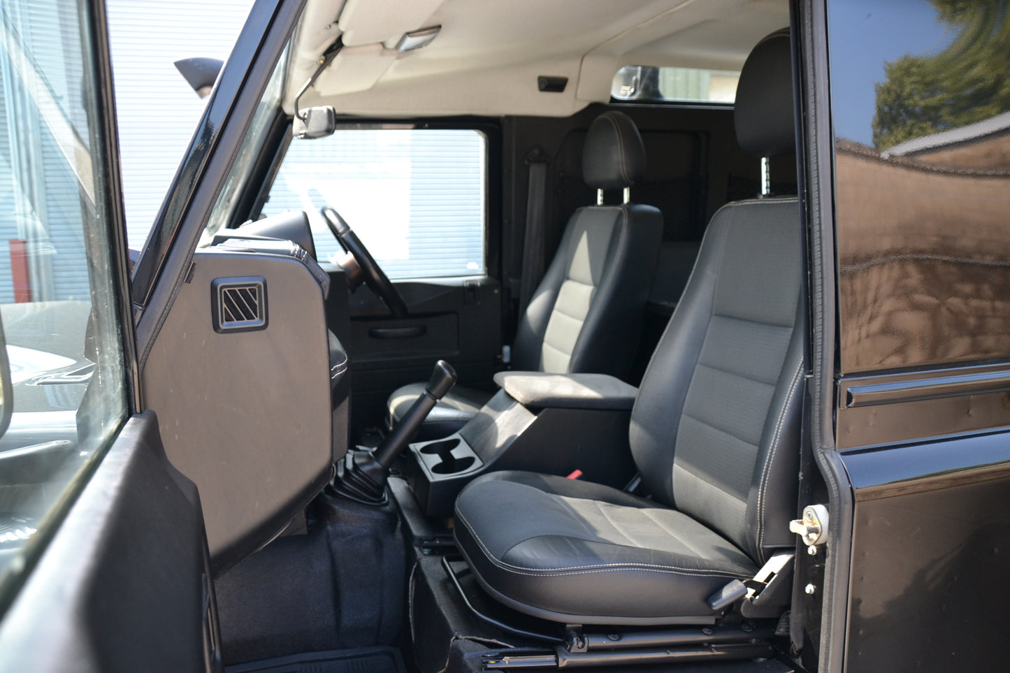 SOLD Defender 90 County Hard top 2.2 TDCi