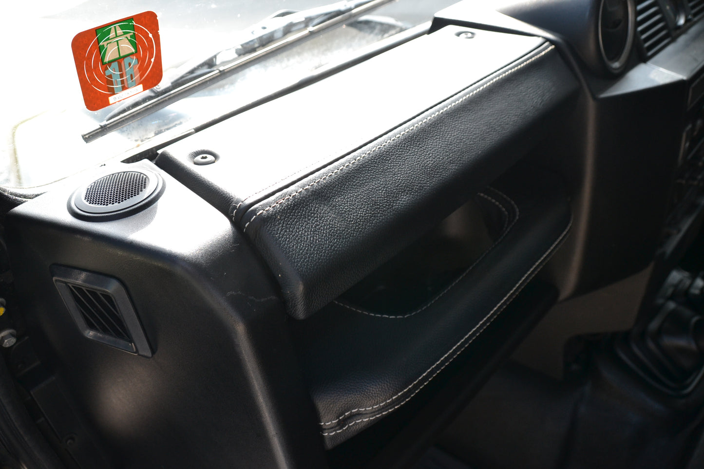 SOLD Defender 90 County Hard top 2.2 TDCi