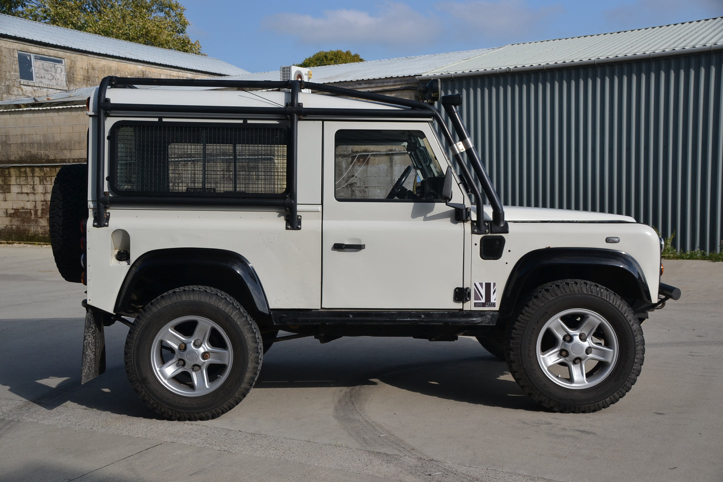 Defender 90 TD5 Hard Top Expedition Equipped