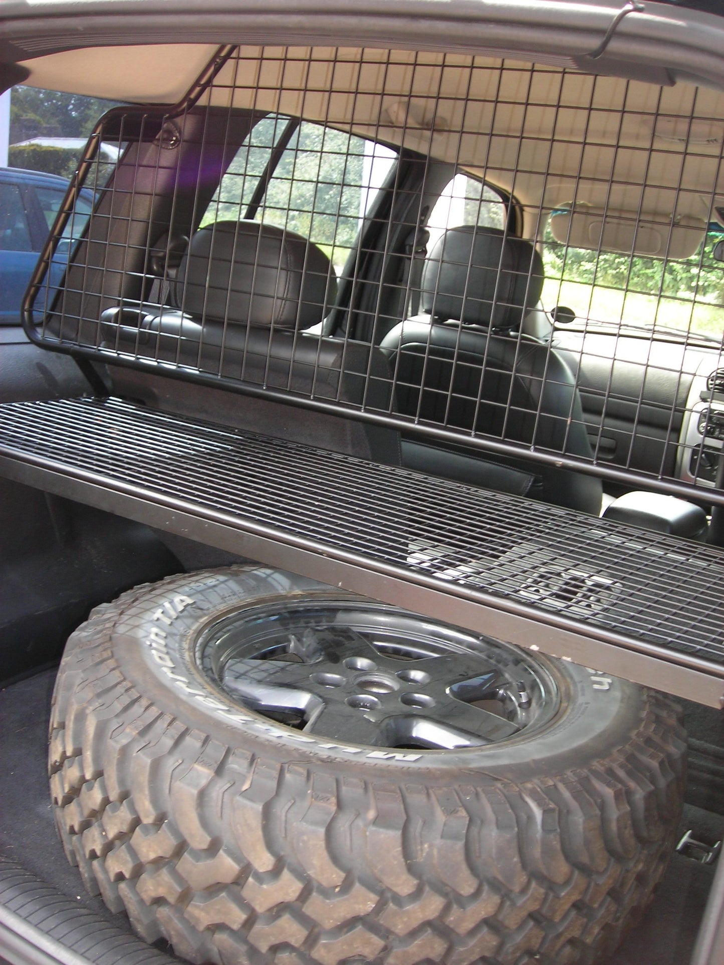 SOLD Jeep Cherokee Limited 3.7 6-Cylinder