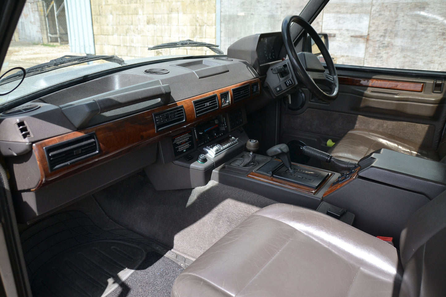 SOLD 1992 Range Rover classic Vogue 3.9 efi Auto (restoration project)