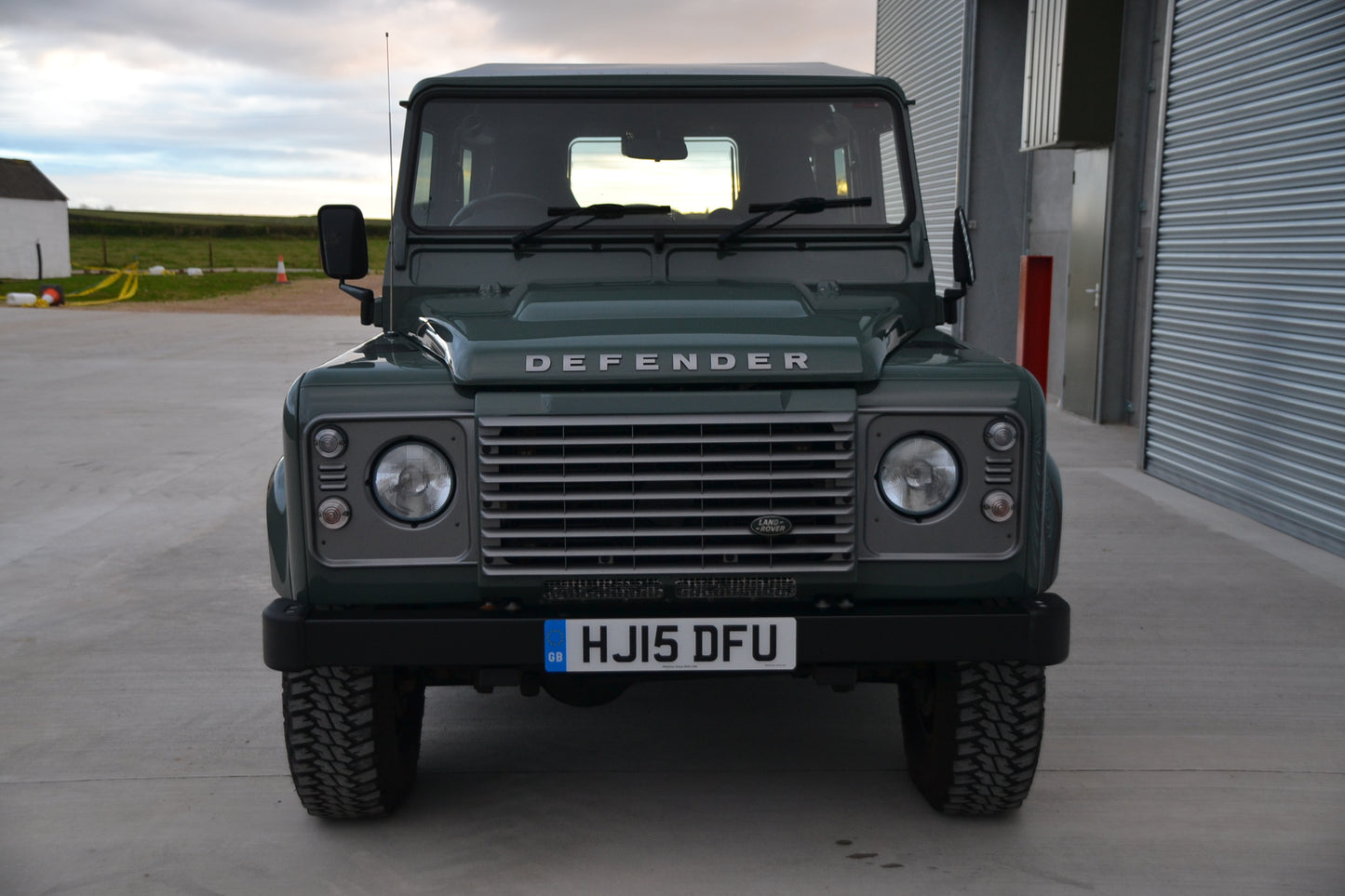 SOLD Defender 90 XS Station Wagon 2015 MY