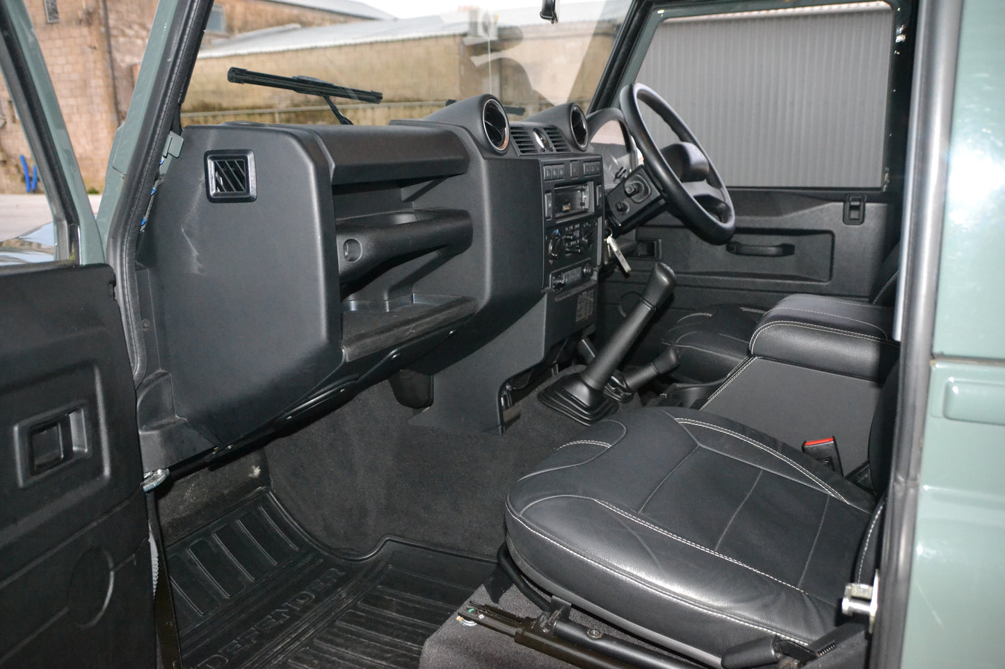 SOLD Defender 90 XS Station Wagon 2015 MY