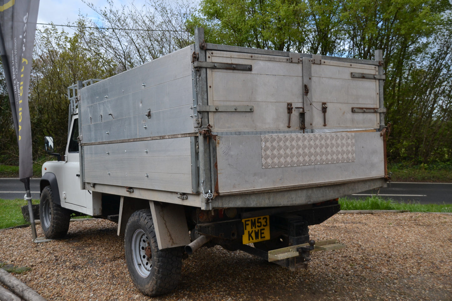 SOLD Defender 130 TD5 Tipper High sided with log/chipper partions