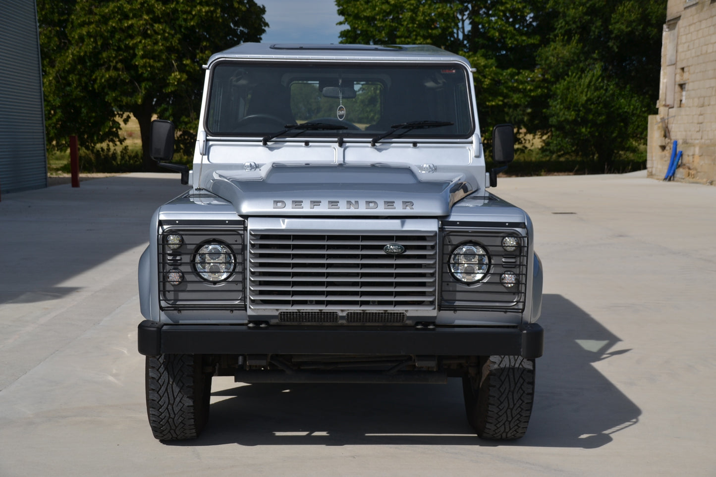 SOLD Defender 90 XS Station Wagon 2.2 TDCi 2015my