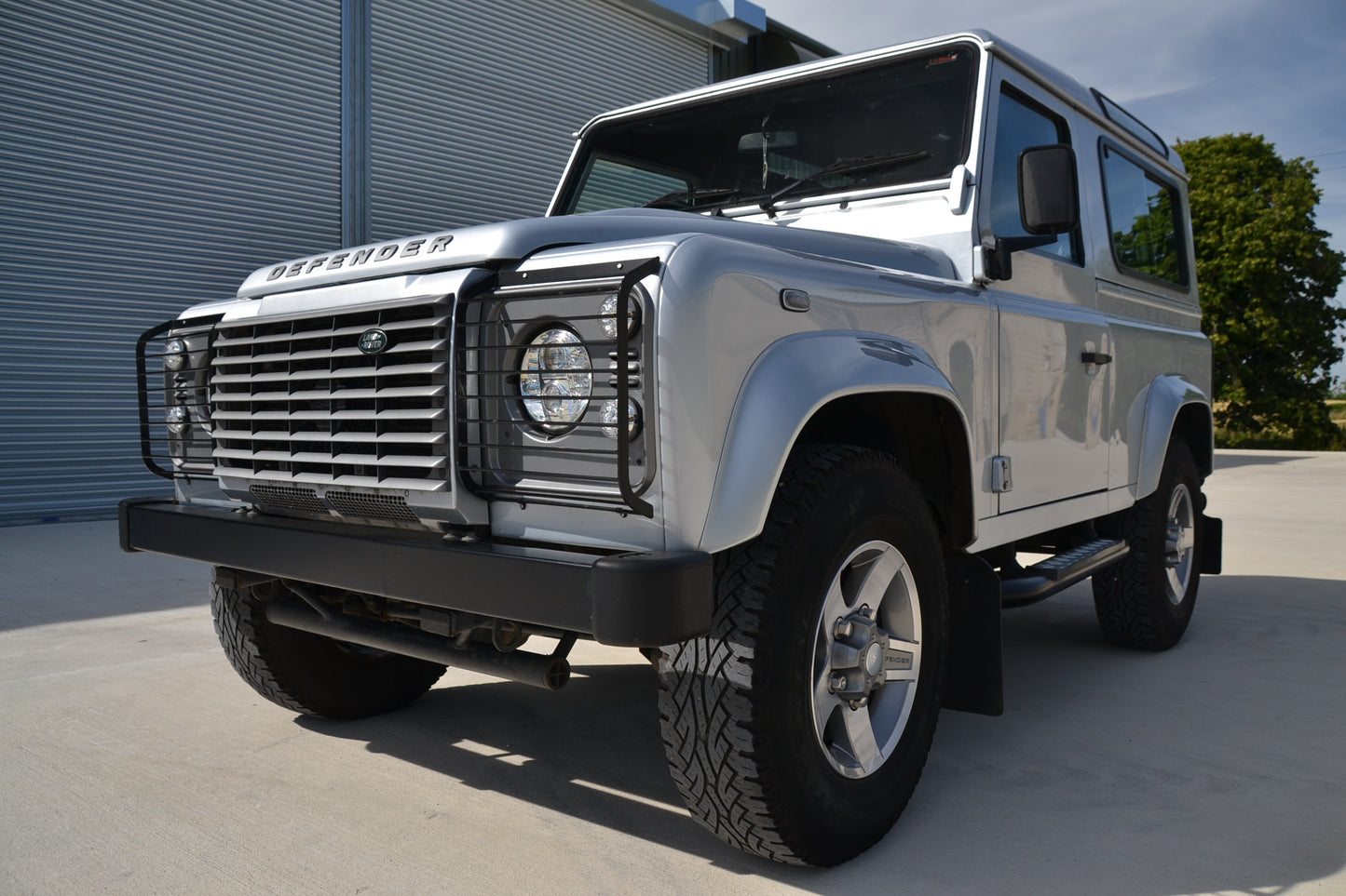 SOLD Defender 90 XS Station Wagon 2.2 TDCi 2015my