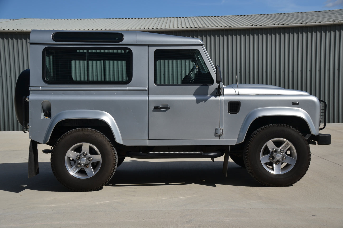 SOLD Defender 90 XS Station Wagon 2.2 TDCi 2015my