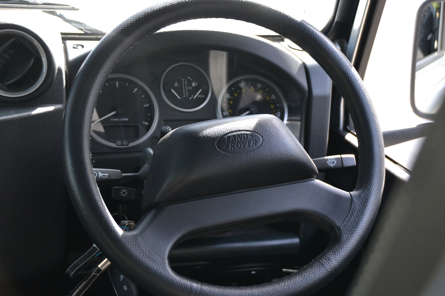 SOLD Defender 90 XS Station Wagon 2.2 TDCi 2015my