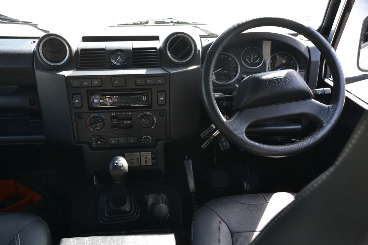 SOLD Defender 90 XS Station Wagon 2.2 TDCi 2015my