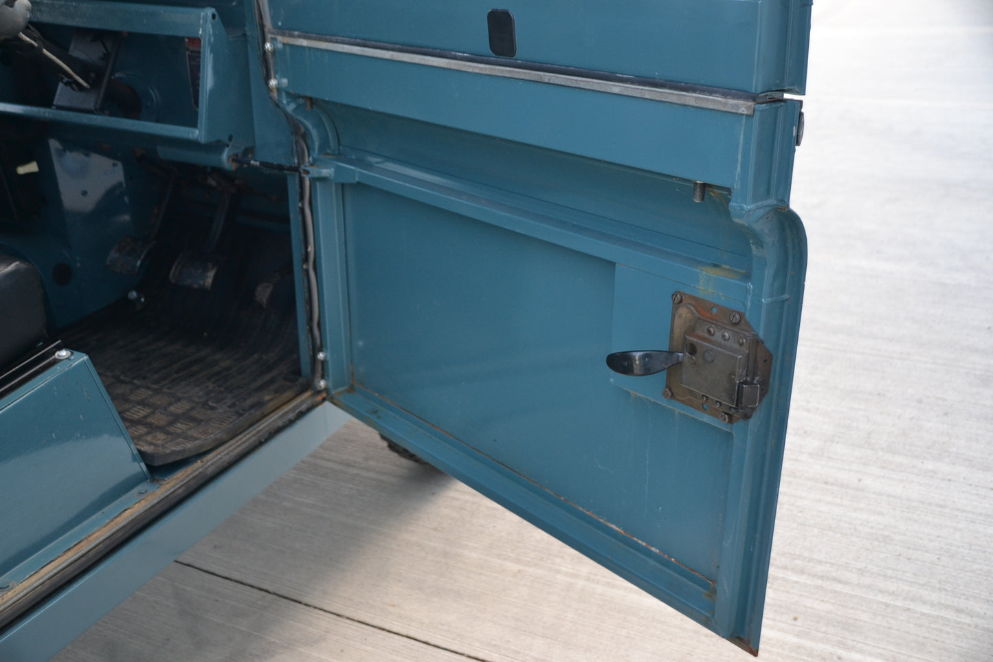 SOLD Land Rover Series 2 Hard-top 2.25 P