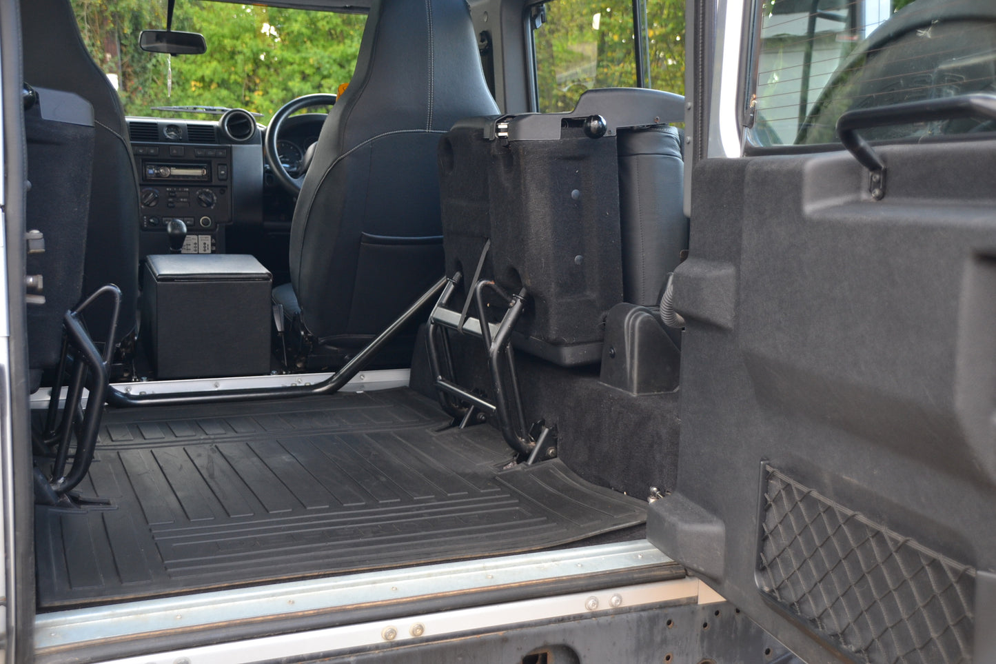 SOLD Defender 90 XS Station Wagon 2.2 TDCi 2015my