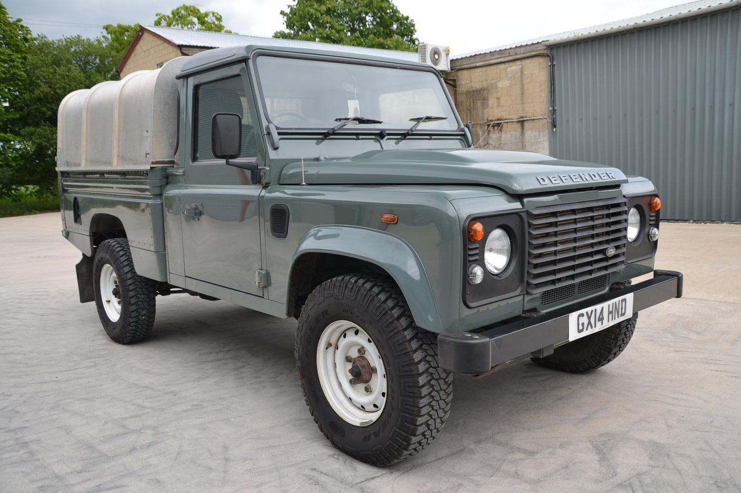 2014 Defender 110 Hi-Capacity Pick-Up