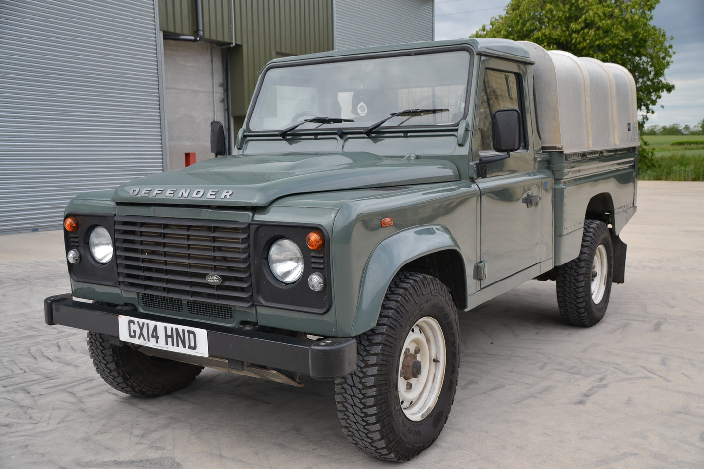 2014 Defender 110 Hi-Capacity Pick-Up