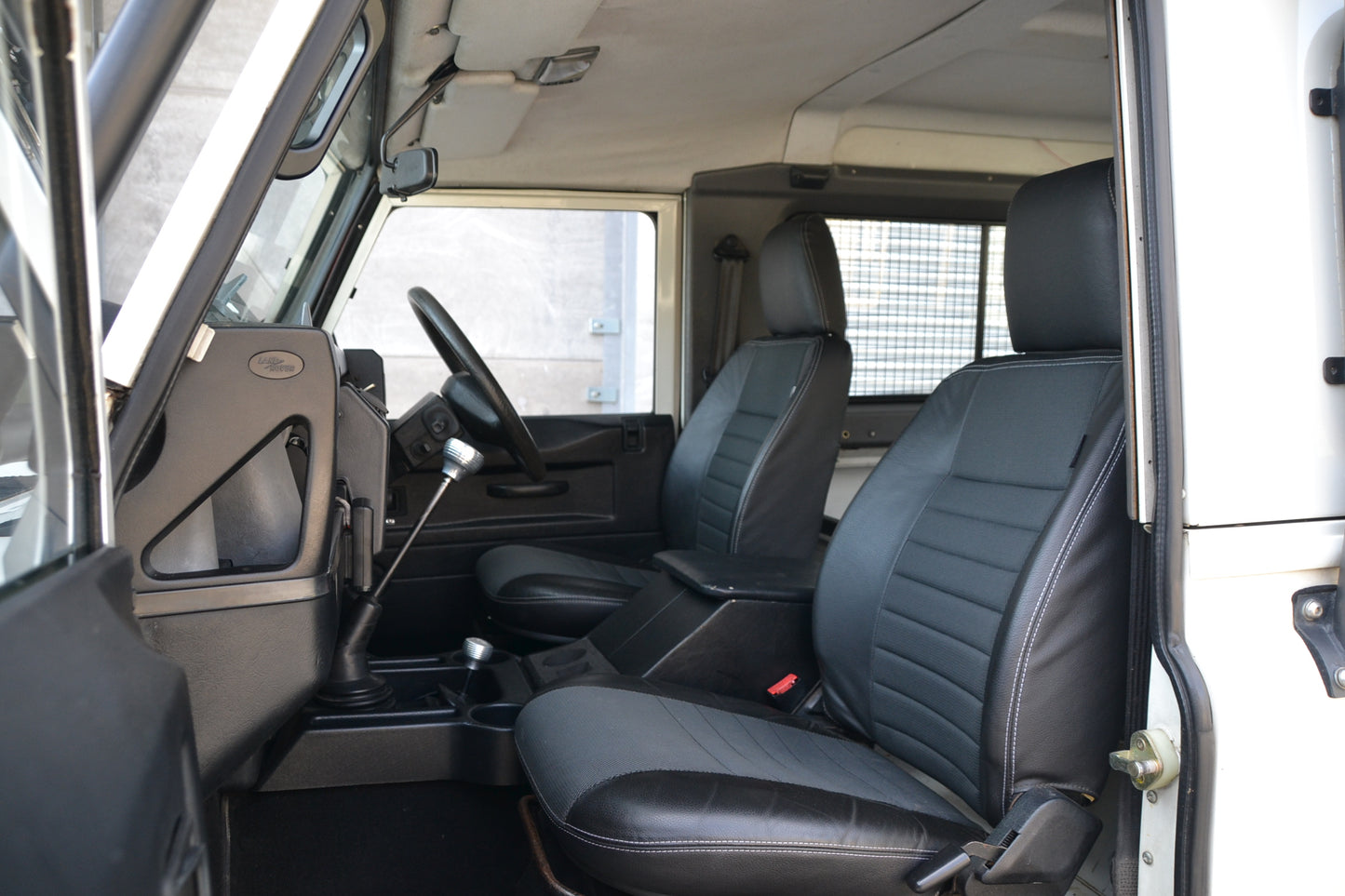 1999 Defender 90 TD5 Hard Top Expedition Equipped