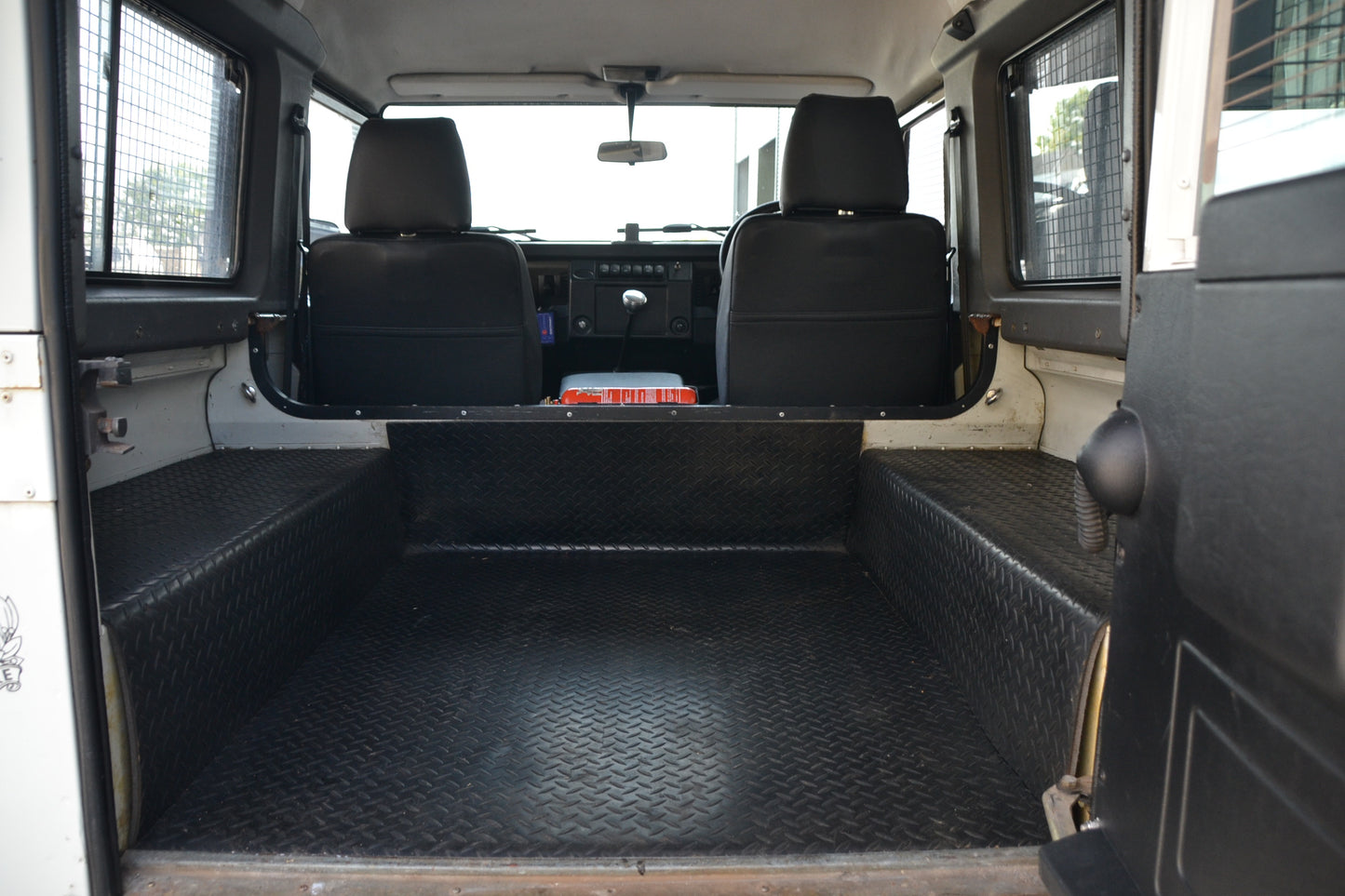 1999 Defender 90 TD5 Hard Top Expedition Equipped