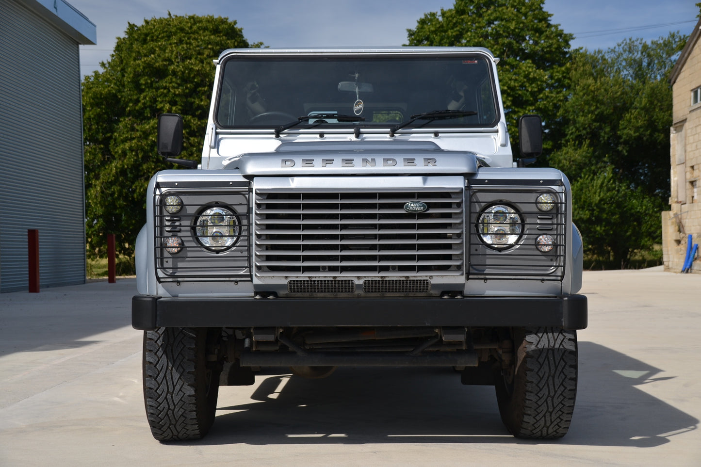 SOLD Defender 90 XS Station Wagon 2.2 TDCi 2015my