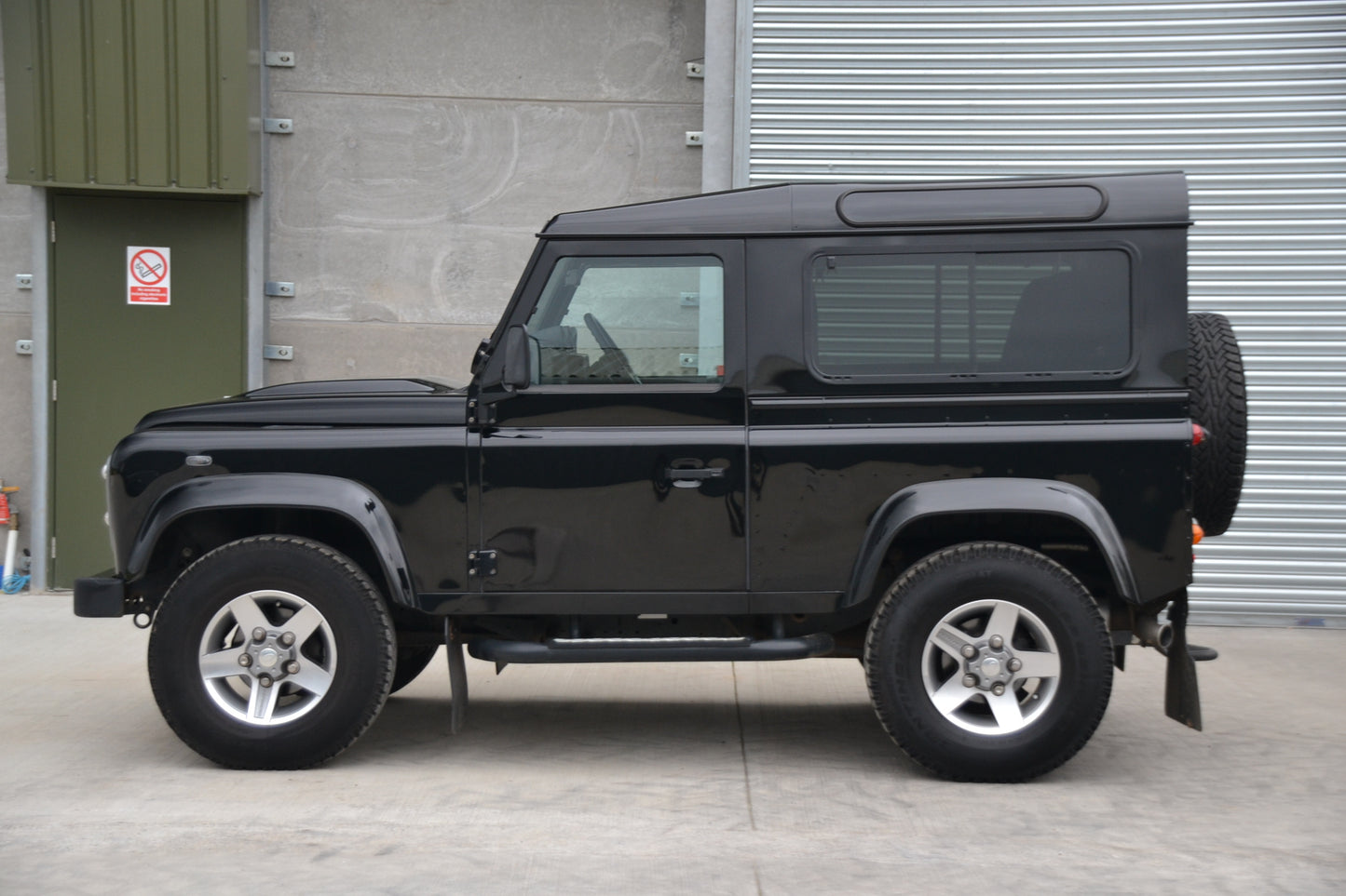 SOLD Defender 90 XS Station Wagon 2.2 TDCi