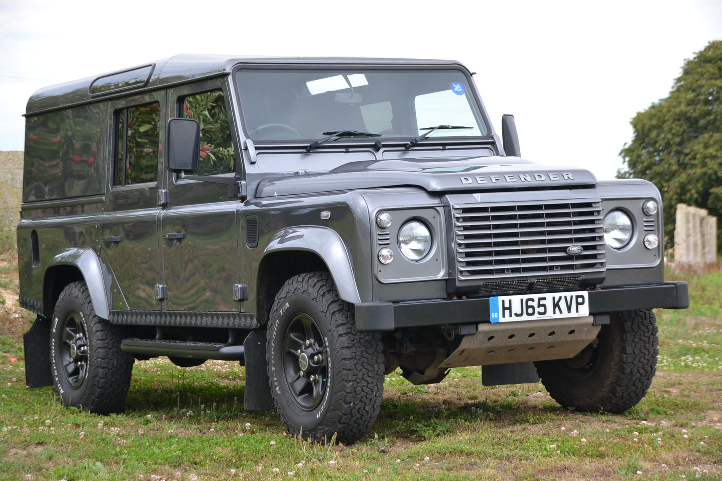 SOLD Defender 110 XS Station Wagon Utility