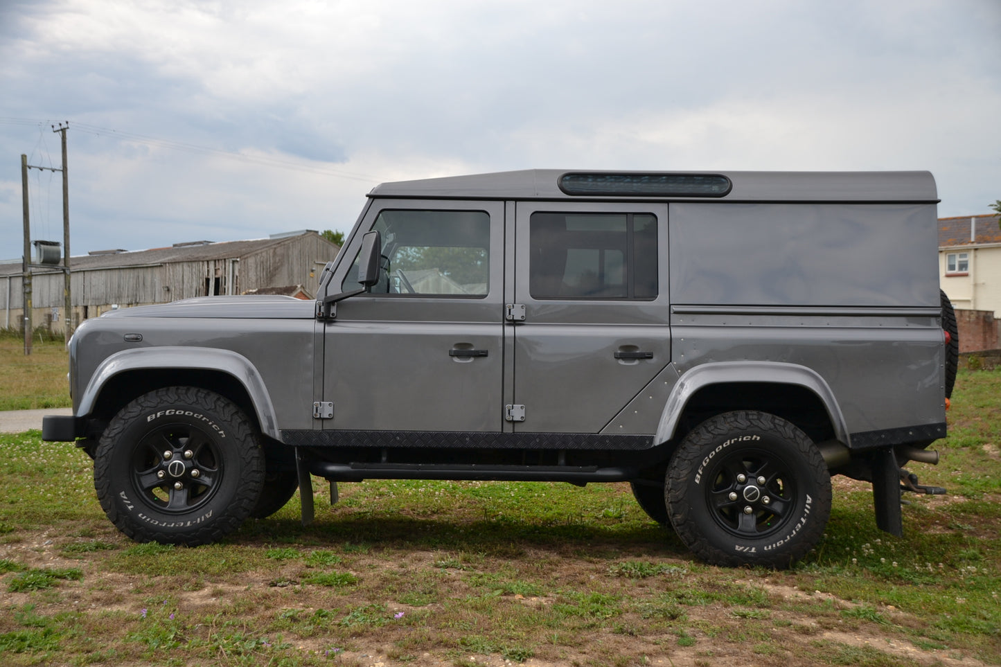 SOLD Defender 110 XS Station Wagon Utility