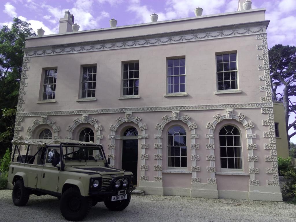 SOLD Defender 110 300 Tdi ex-military soft-top